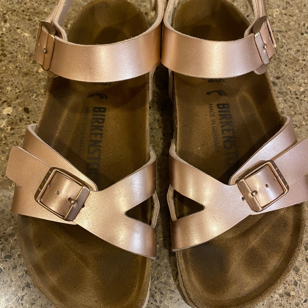 Birkenstock Rio Sandals Rose Gold size 35